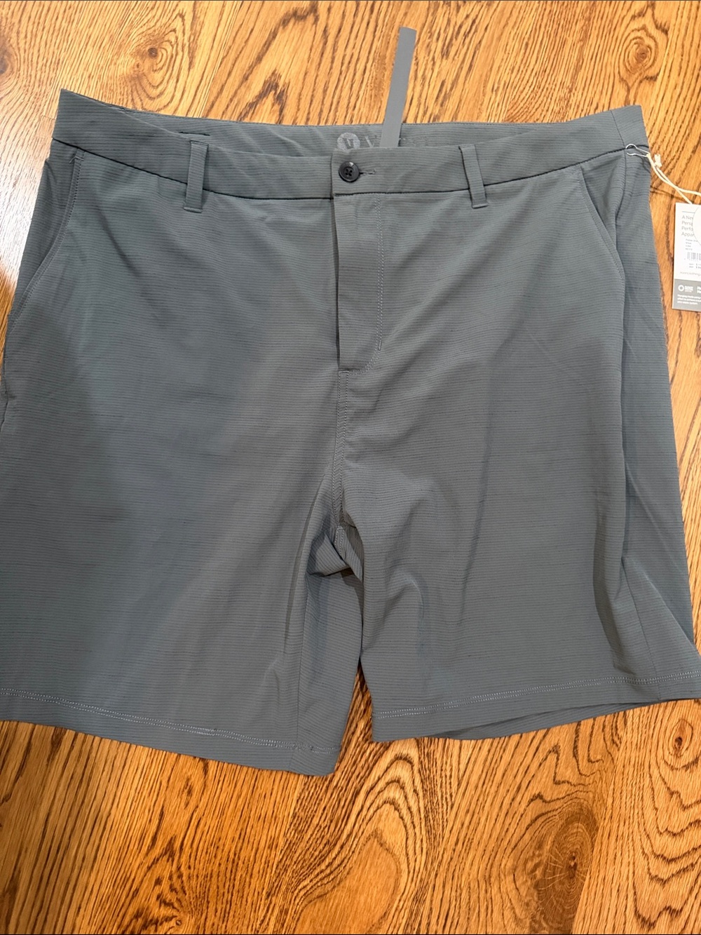 Vuori Men's Hybrid Shorts in Slate